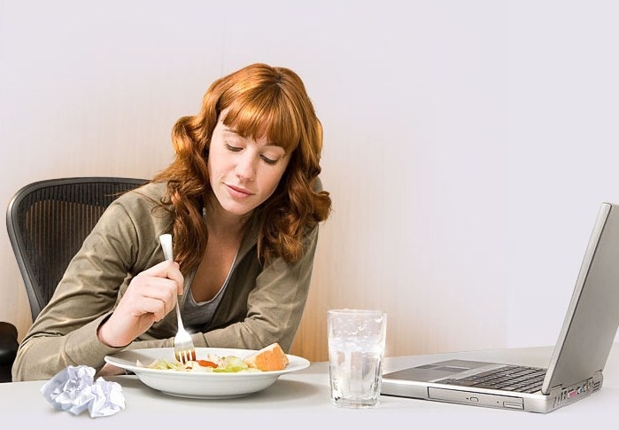 при голодании может болеть голова