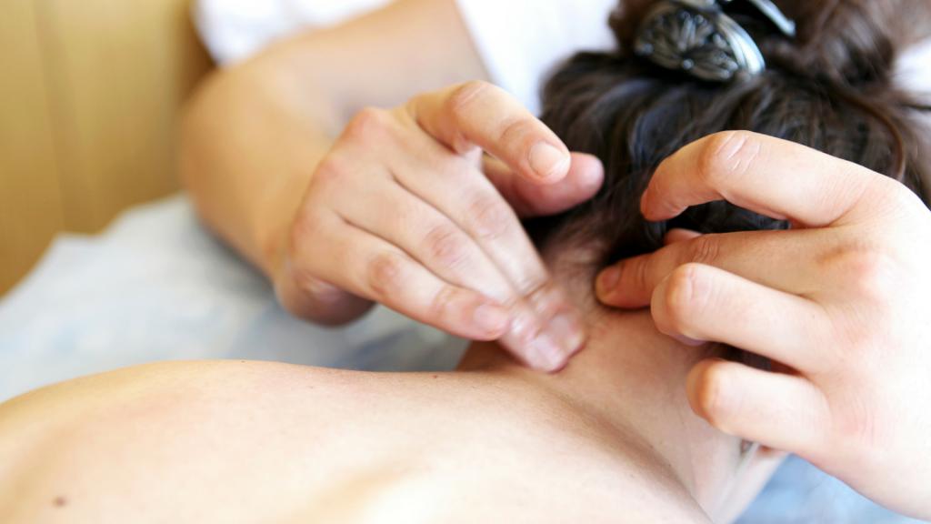 Болит затылок головы мази