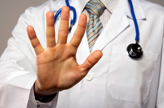 Болит спина справа внизу сзади отдает вперед